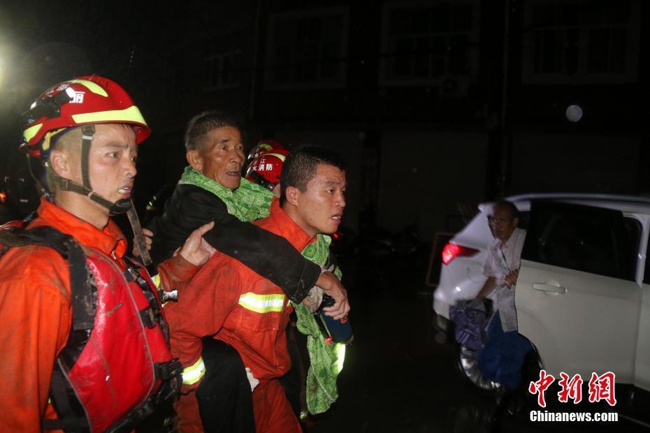 浙江多地爆發(fā)洪水及山體滑坡 多部門聯(lián)合救援