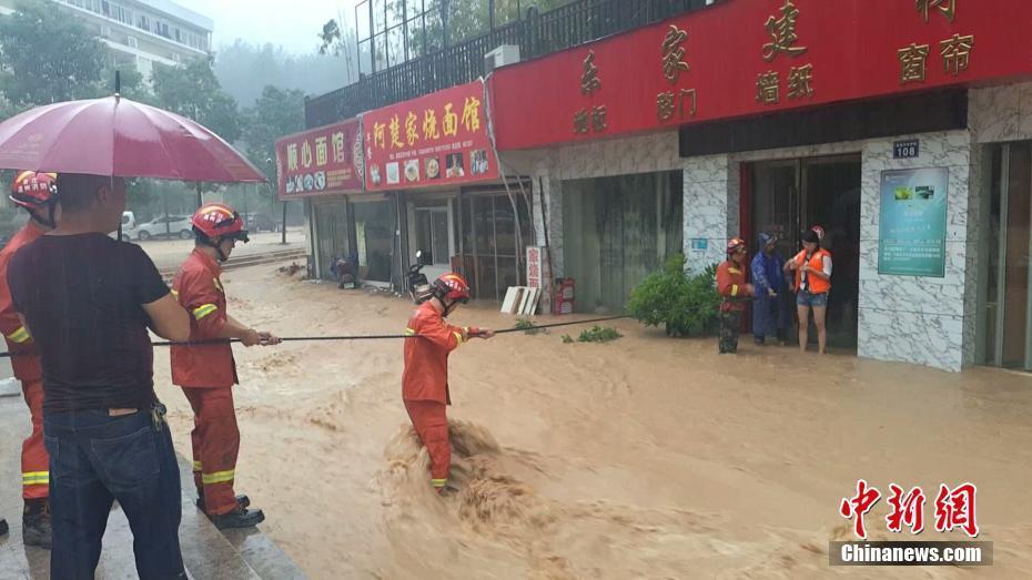 浙江多地爆發(fā)洪水及山體滑坡 多部門聯(lián)合救援