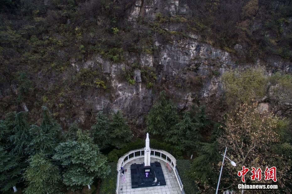 南京大屠殺叢葬地紀念碑“無聲”控訴日軍罪行