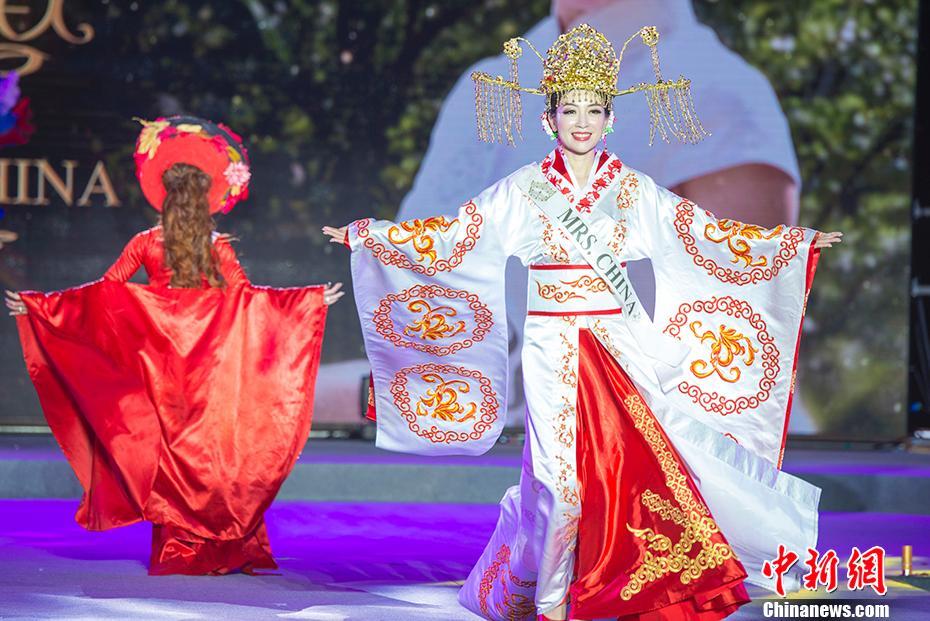 環(huán)球夫人大賽全球總決賽 佳麗身著旗袍秀風(fēng)姿