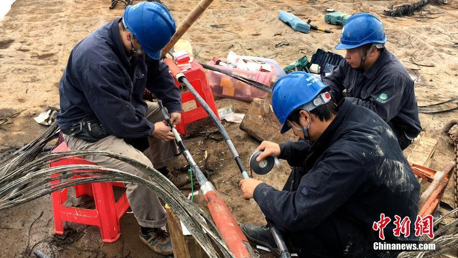 福建海底電纜被破壞 工人海上徹夜搶修