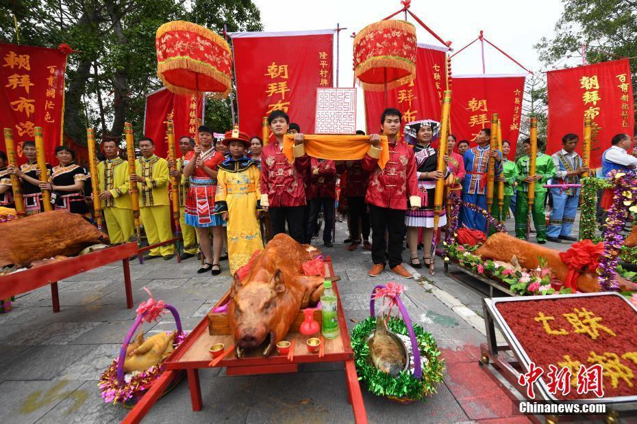 壮族始祖布洛陀祭祀大典在广西田阳举行