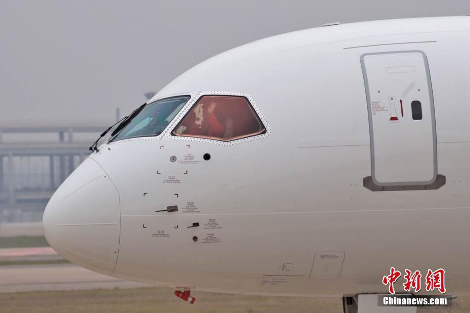 國(guó)產(chǎn)大飛機(jī)C919首飛成功