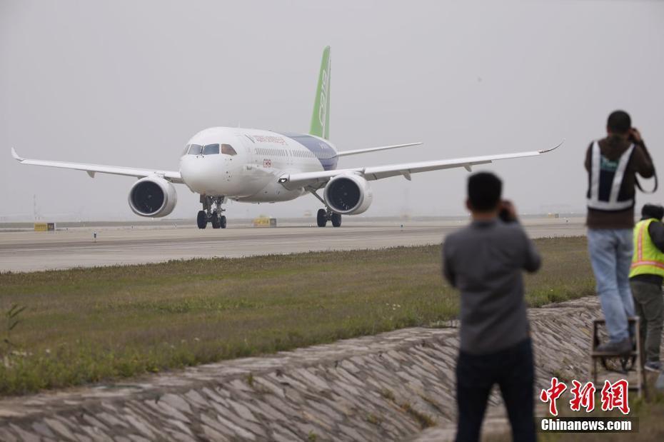 國(guó)產(chǎn)大飛機(jī)C919首飛成功