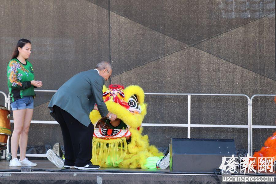 西雅圖華埠國際區(qū)舉行“龍節(jié)”亞洲街市活動