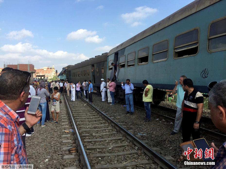 埃及發(fā)生火車相撞事故 超150人死傷