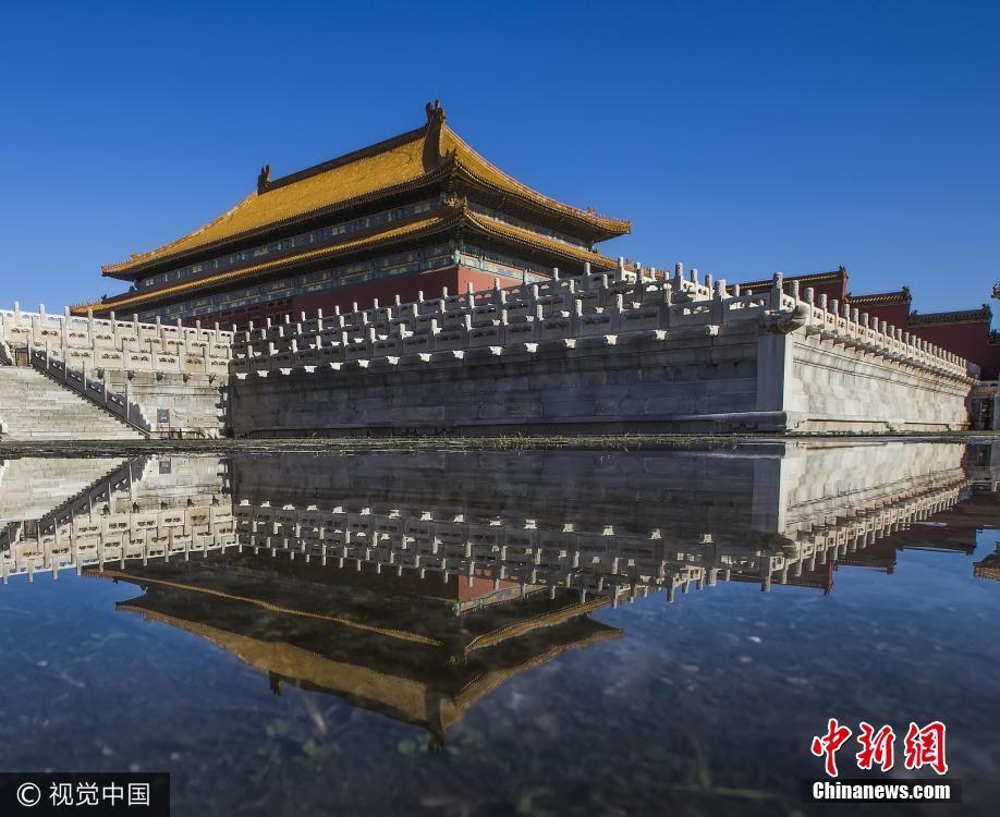 雨后北京開啟蔚藍模式 故宮現(xiàn)“天空之鏡”