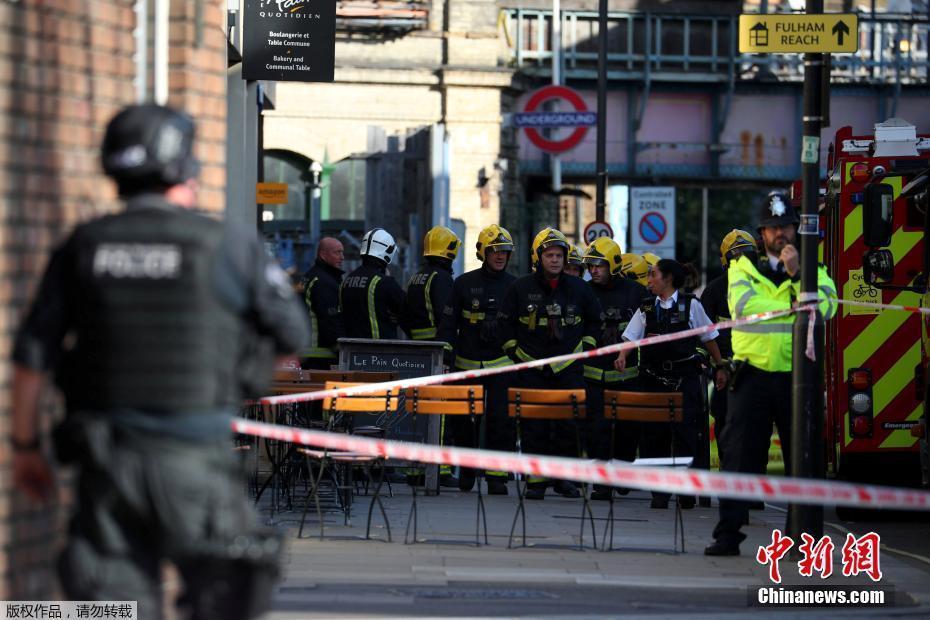 倫敦地鐵發(fā)生爆炸 部分乘客因踩踏及爆炸受傷