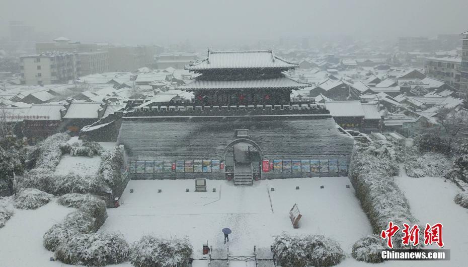 多地迎新年首場(chǎng)降雪 發(fā)布暴雪橙色預(yù)警