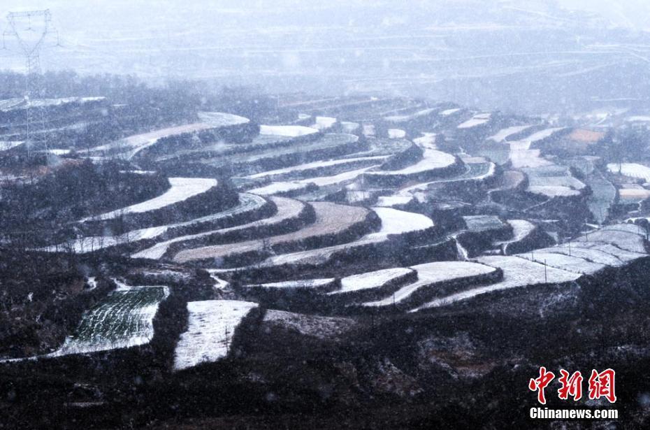 多地迎新年首場降雪 發(fā)布暴雪橙色預(yù)警