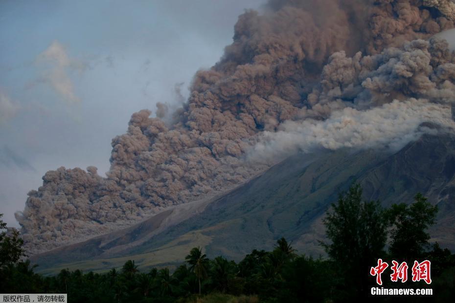 菲律賓馬榮火山再度猛烈噴發(fā) 超5萬(wàn)民眾撤離