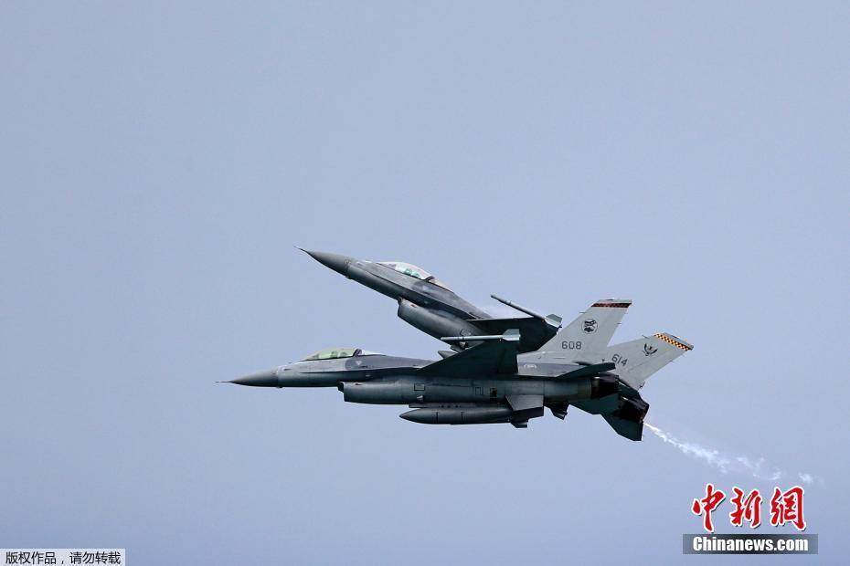 新加坡航空展即将开幕 战斗机空中预演抢镜