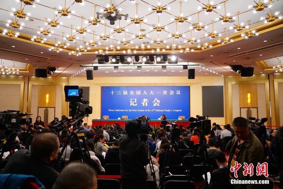 人大會(huì)議記者會(huì) 財(cái)政部談財(cái)稅改革和財(cái)政工作