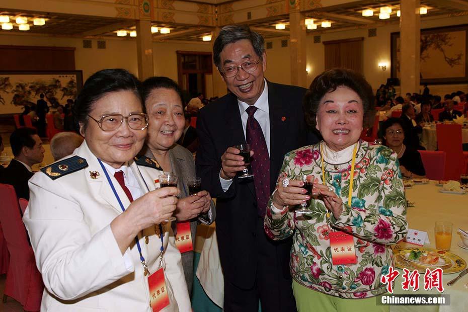 “鋼鐵蝴蝶”陳香梅94歲傳奇人生畫(huà)下句點(diǎn)