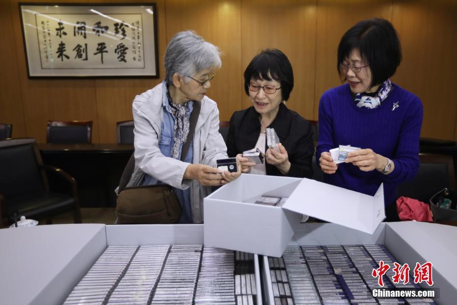 日本友人松冈环捐赠南京大屠杀幸存者影像“为历史作证”