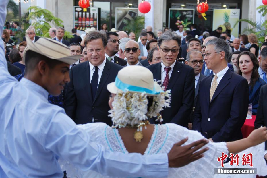 中國與巴拿馬之間首條直飛航線正式開通