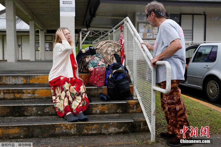 夏威夷火山喷发致熔岩流淌 所到之处皆变焦土