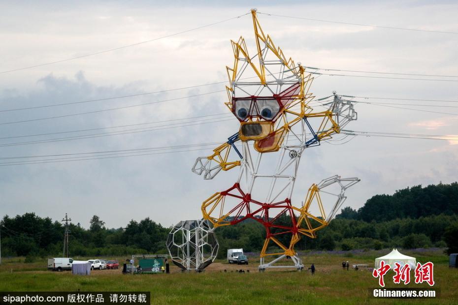 要不要這么萌！俄羅斯電力塔變身世界杯吉祥物