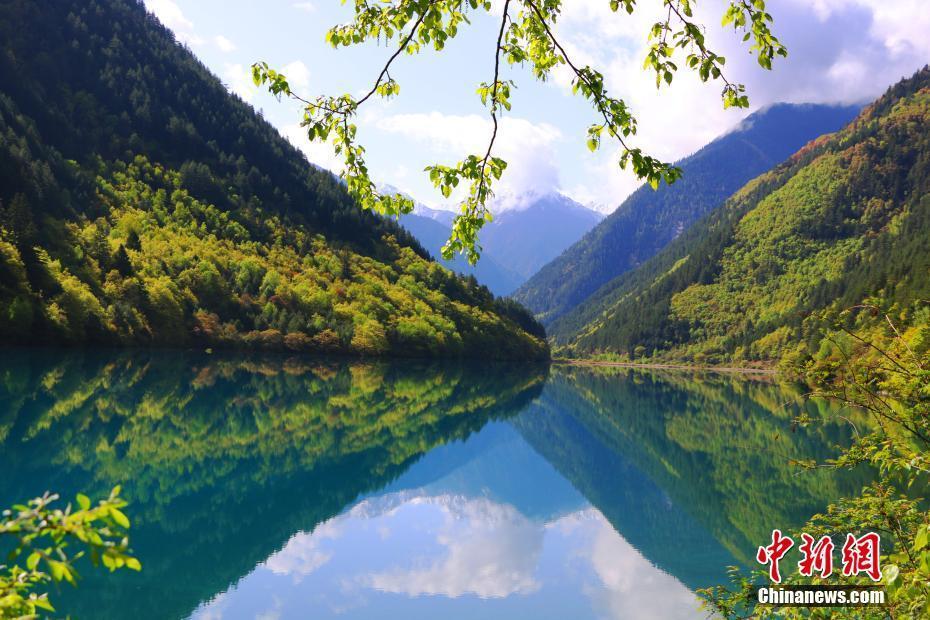震后一年 九寨溝風(fēng)光美麗依舊