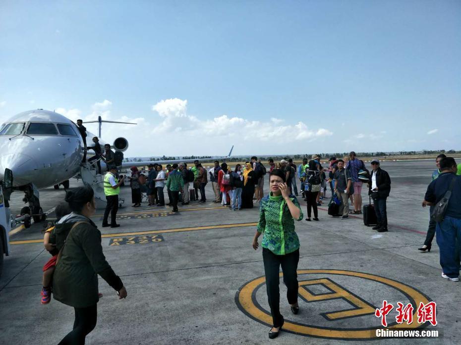 印尼龍目島再次發(fā)生地震 登機乘客被疏散至停機坪