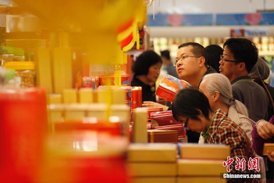 加拿大多倫多華人超市“月餅大街”烘托中秋氛圍