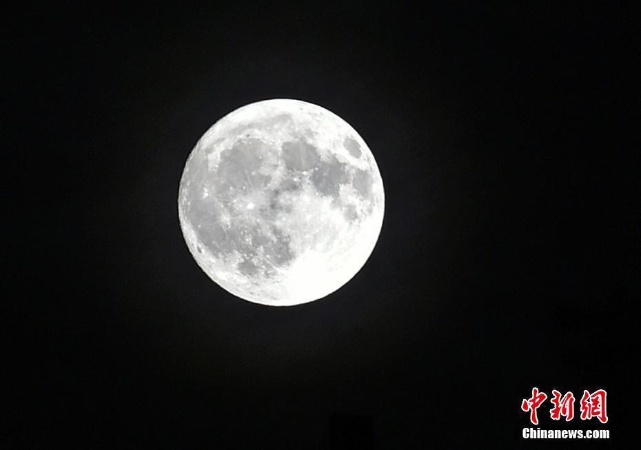 中秋夜賞月模式開啟！十五的月亮扮靚夜空