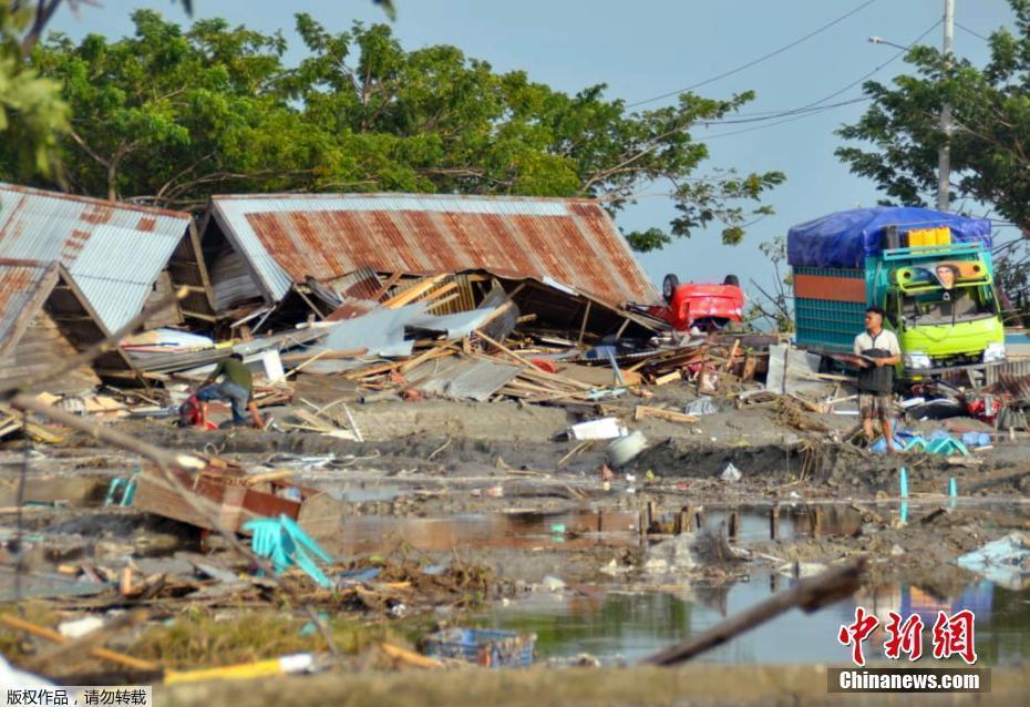印尼苏拉威西岛强震引发海啸 帕卢地区伤亡惨重