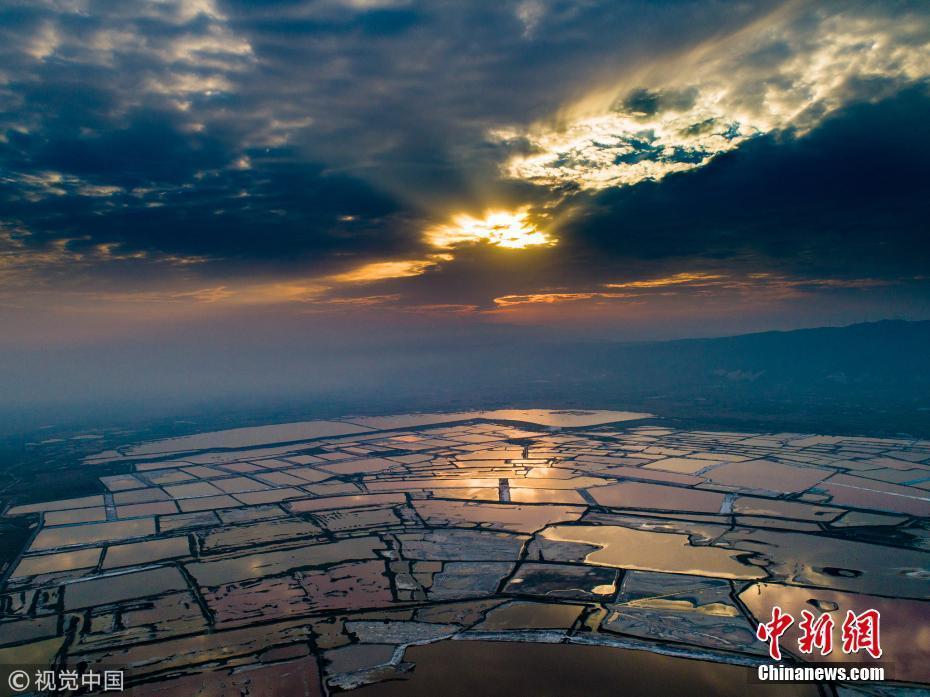 山西運(yùn)城鹽湖秋天景致美