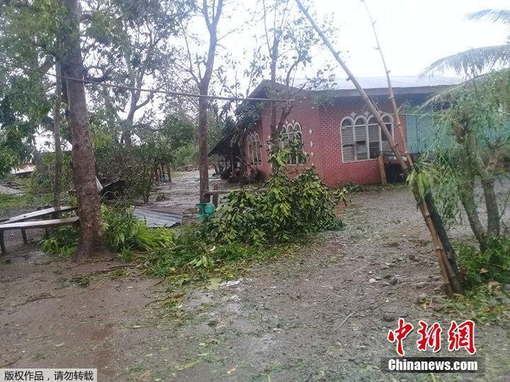 臺(tái)風(fēng)“玉兔”登陸菲律賓 多地遭狂風(fēng)暴雨