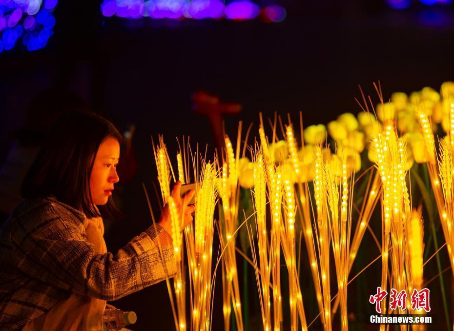 江西仙女湖燈光藝術(shù)勾勒夢幻夜景