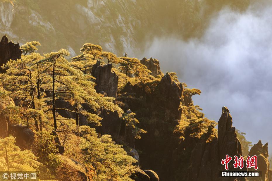 安徽黃山現(xiàn)壯美日出