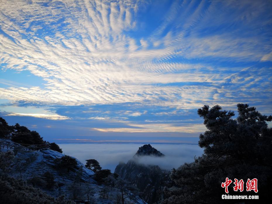 黃山迎來今冬第三場雪 云海霧凇壯美景觀齊現(xiàn)