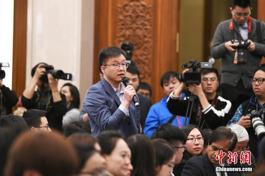 全国政协十三届二次会议举行新闻发布会