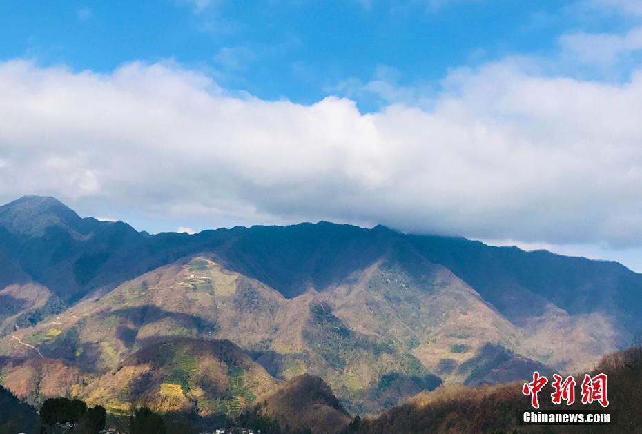 甘肅文縣現(xiàn)“江南春景” 水天一色輝映成畫(huà)