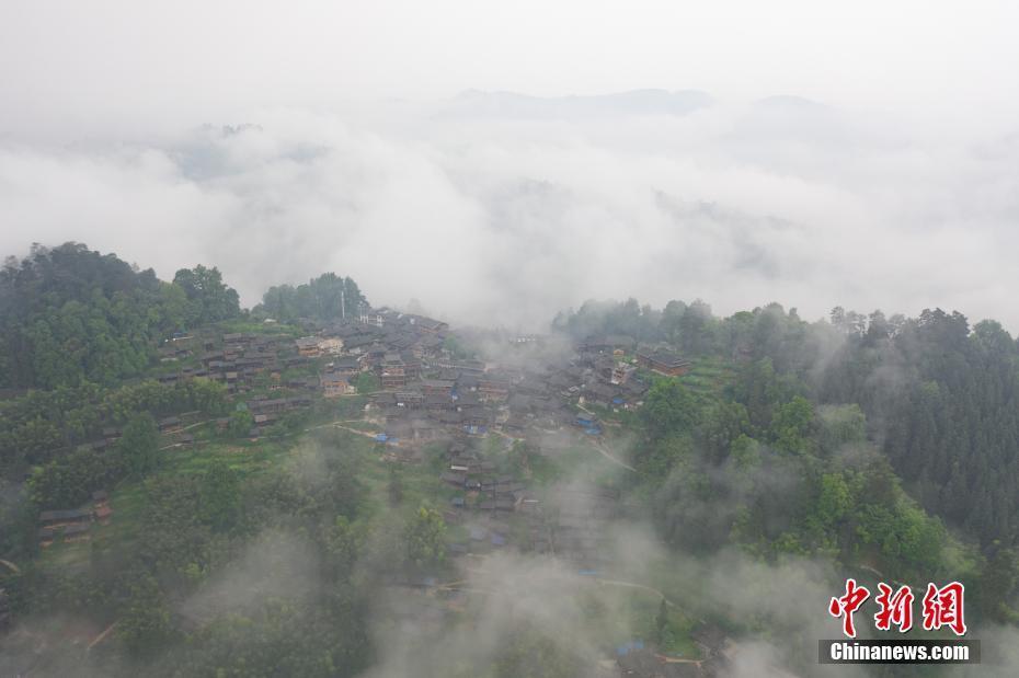 航拍傳統(tǒng)村落貴州岜沙村苗寨