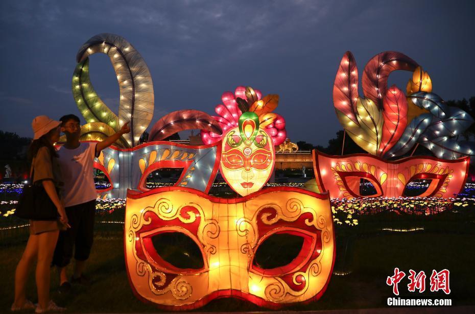 北京世界公園“夢幻仲夏狂歡季”點亮夏日夜生活