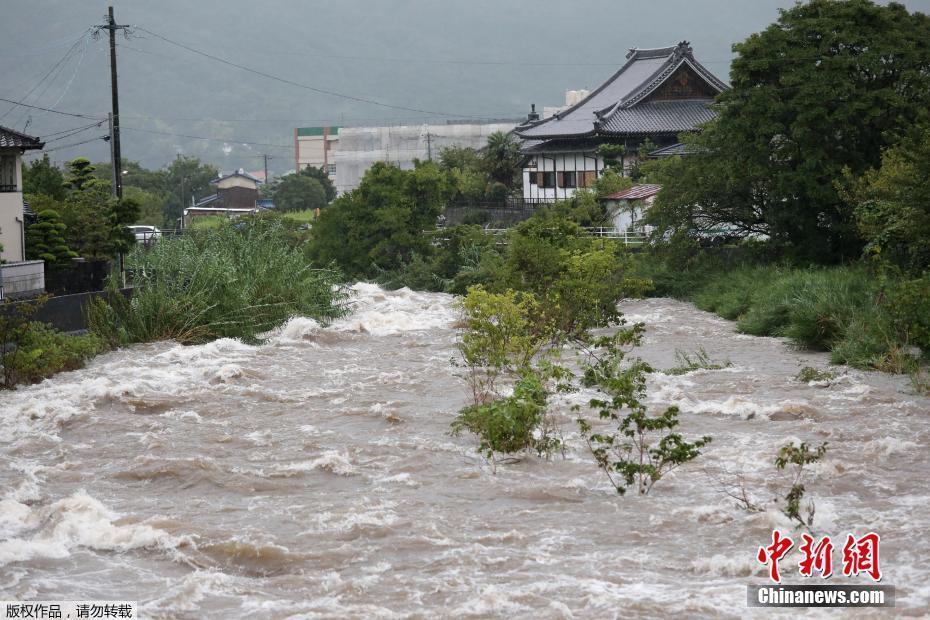 日本九州北部遭遇特大暴雨