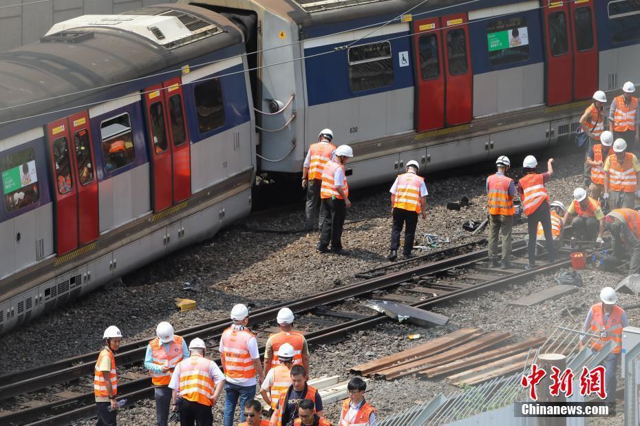 港鐵紅磡站附近發(fā)生列車出軌事故 車廂分離車門跌落