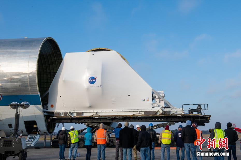 NASA“超級(jí)孔雀魚”最強(qiáng)負(fù)重 搭載宇宙飛船成功抵達(dá)俄亥俄州