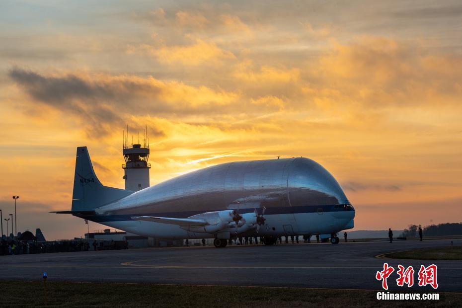 NASA“超級孔雀魚”最強負(fù)重 搭載宇宙飛船成功抵達(dá)俄亥俄州