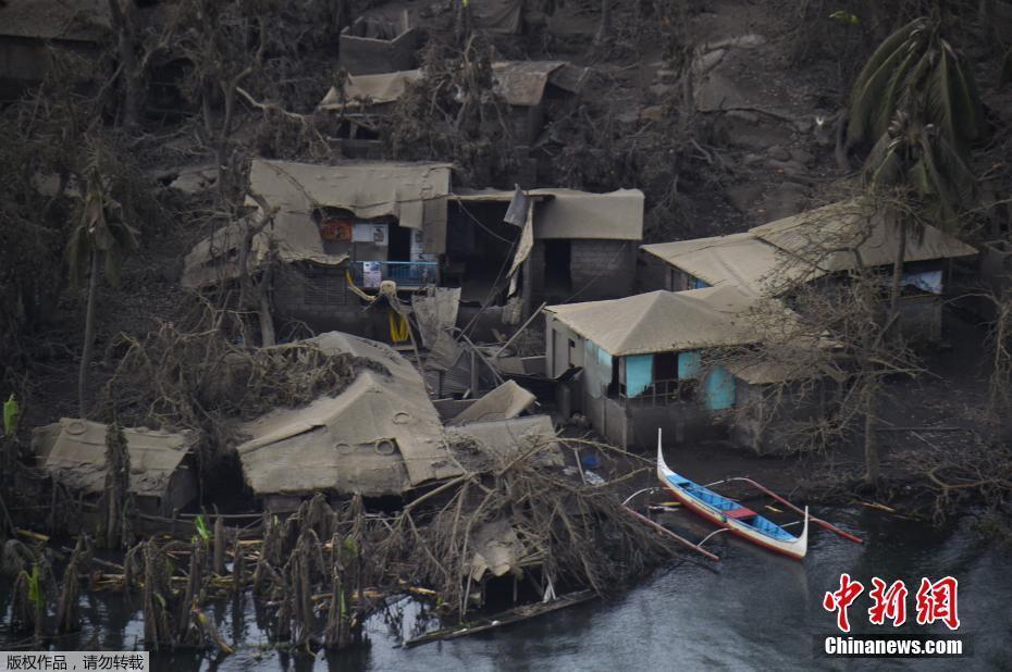 菲律賓塔阿爾火山發(fā)出微弱蒸汽 當局警告居民別回家