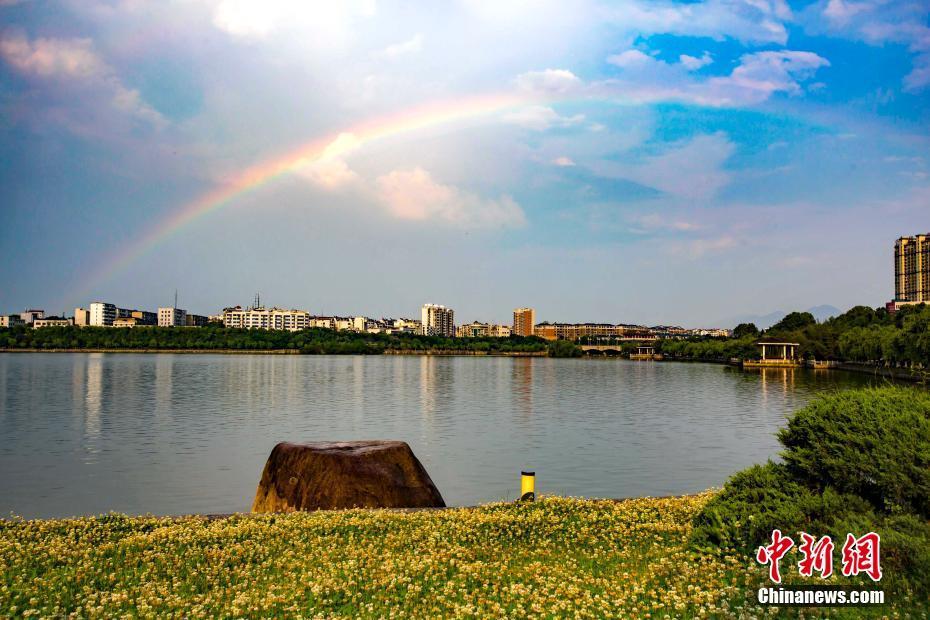 江西武寧西海灣景區(qū)現(xiàn)壯麗彩虹