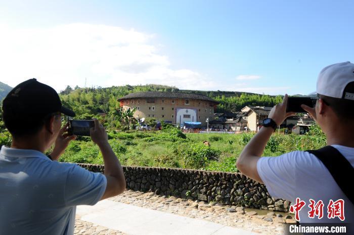 福建土樓（南靖）景區(qū)游客有序參觀