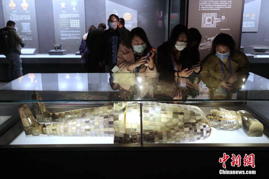漢中山王陵及王室墓文物特展開幕
