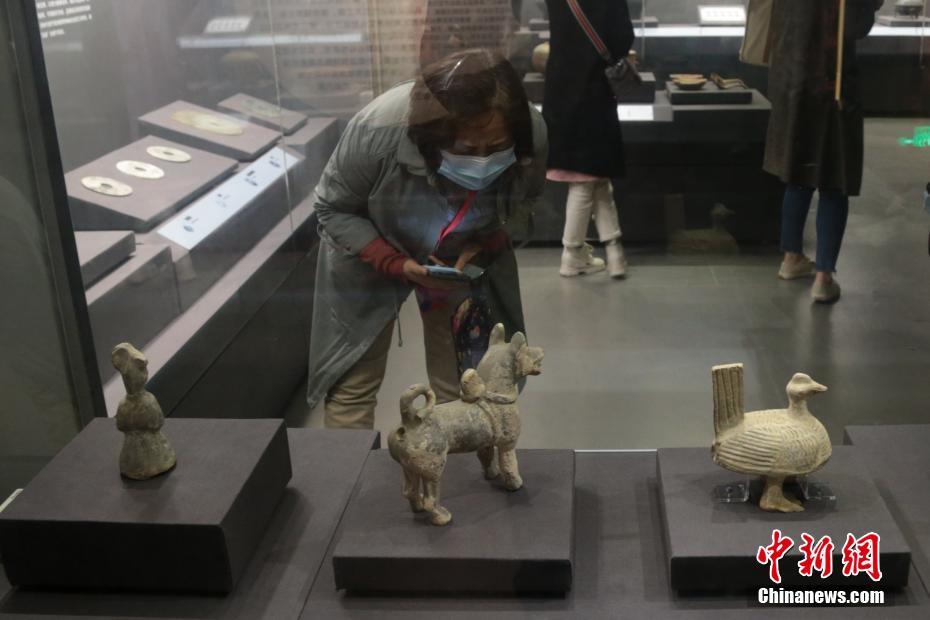 漢中山王陵及王室墓文物特展開幕