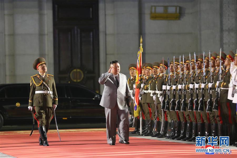 朝鮮舉行閱兵式慶祝勞動黨建黨75周年