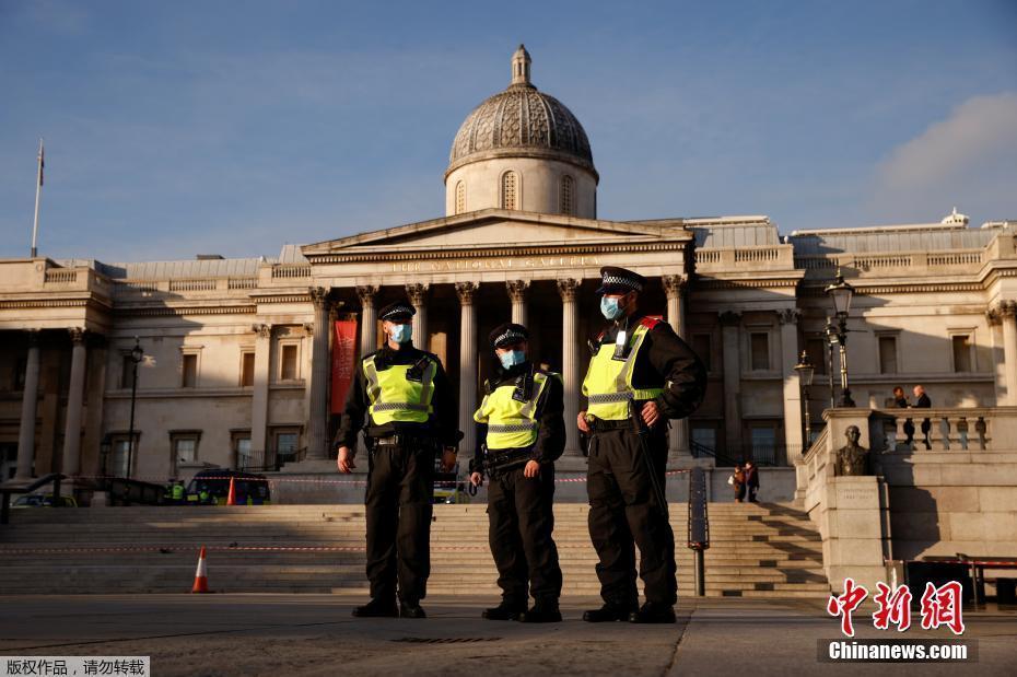 英格蘭地區(qū)“封城” 倫敦街頭人煙稀少