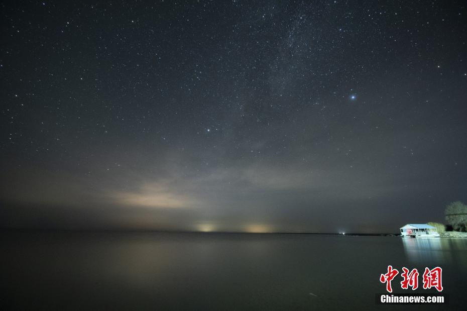 新疆和碩博斯騰湖星空景色迷人