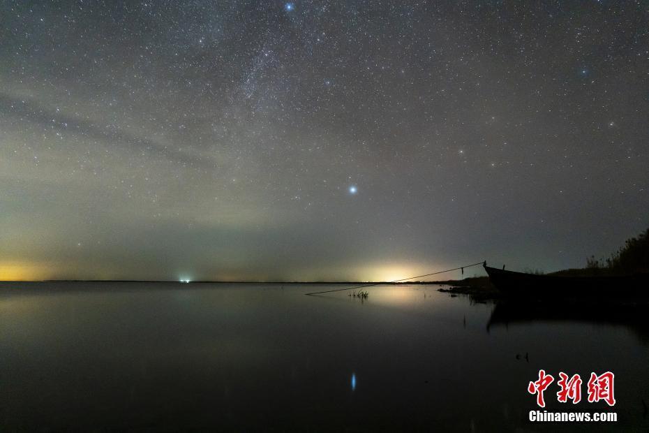 新疆和碩博斯騰湖星空景色迷人