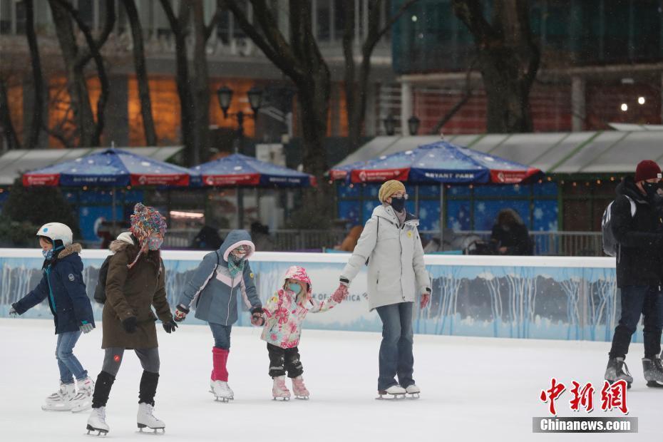 美國紐約迎來今冬首場降雪